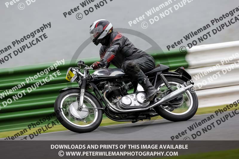 Vintage motorcycle club;eventdigitalimages;mallory park;mallory park trackday photographs;no limits trackdays;peter wileman photography;trackday digital images;trackday photos;vmcc festival 1000 bikes photographs